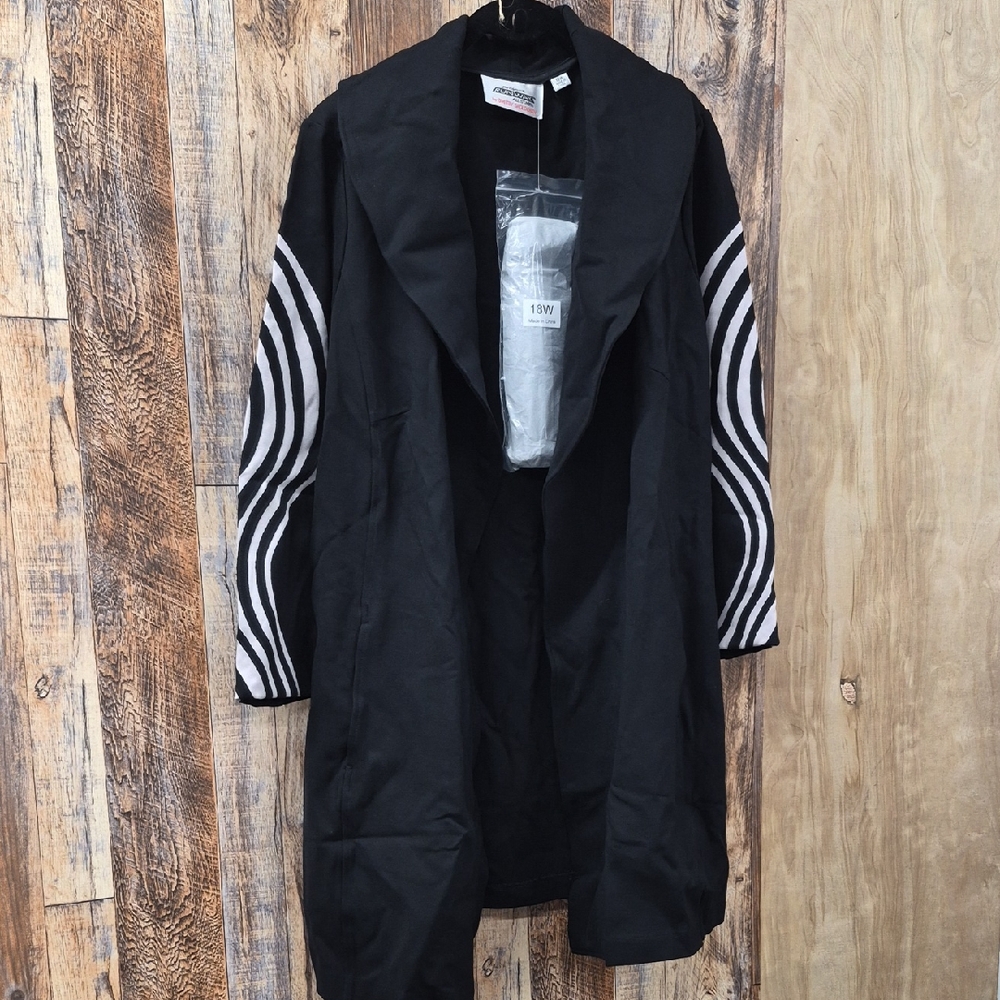 New Project Runway By Dmitry SHOLOKHOV Black and White Wrap Jkt W/Belt 18W